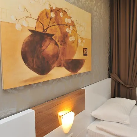 Qamar Prestige 4*