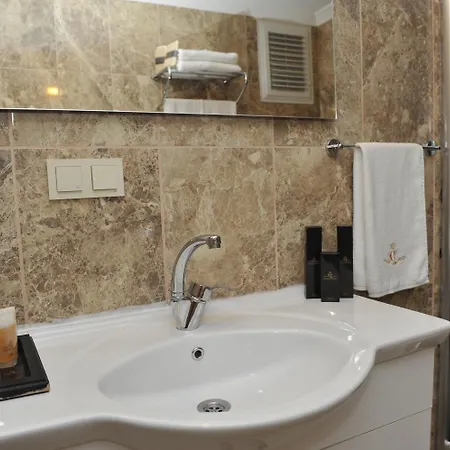 Qamar Prestige 4*