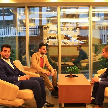 قمر بريستيج سويتس 4*